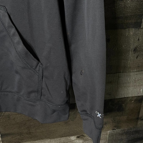 SOLD Carhartt Logo Hoodie XL - Picture 3 of 3